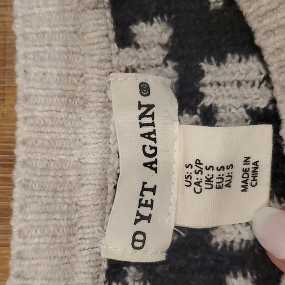 Women's Leopard Print Sweater - Picture 3 of 5